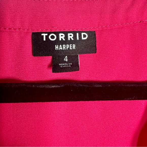 NWOT. Torrid Georgette Pullover bright pink Blouse. Size 4. georgette blouse - Picture 3 of 14